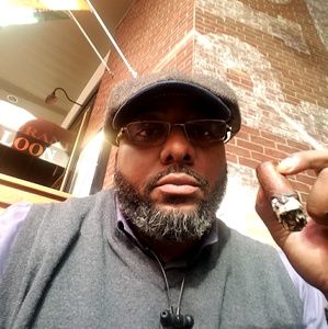 Meet your Posher, Larry