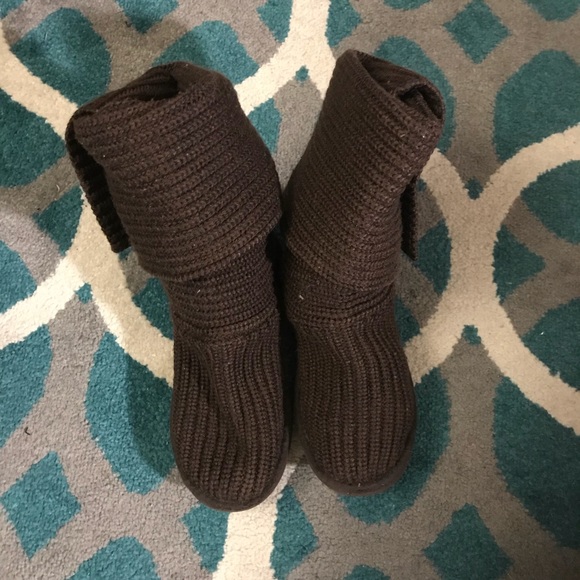 Women’s Knit Ugg Boots - Picture 2 of 5