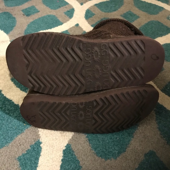 Women’s Knit Ugg Boots - Picture 4 of 5