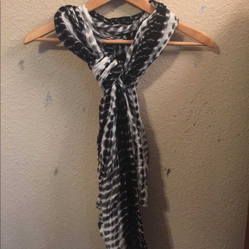 Light weight and soft scarf