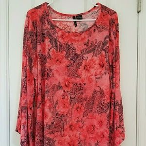 🍷👉Gorgeous blouse! Super flowy fabric! LIKE NEW