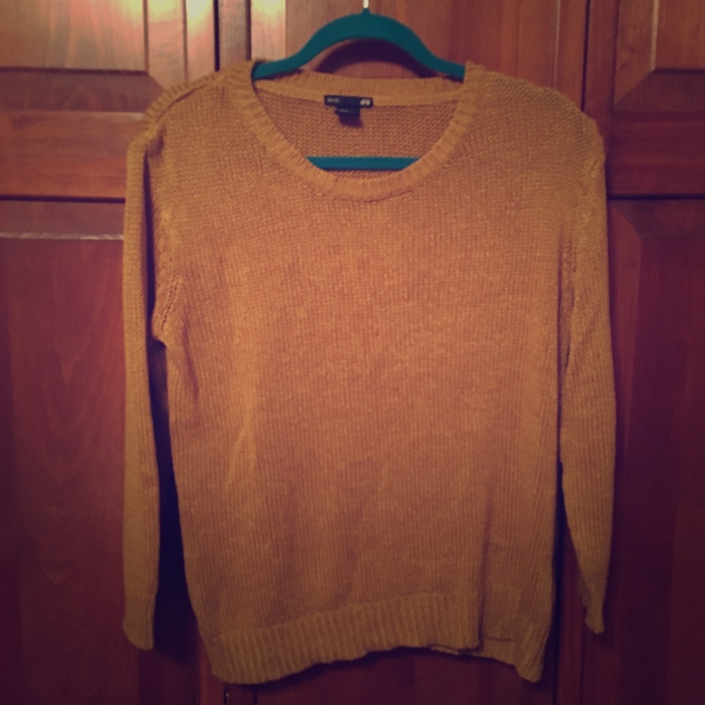 Yellow sweater