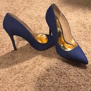 Blue denim pumps