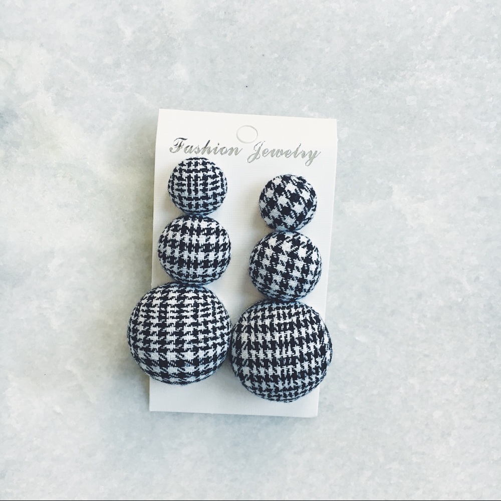 πMcKenzie Black & White Gingham Drop Earrings - Picture 6 of 8