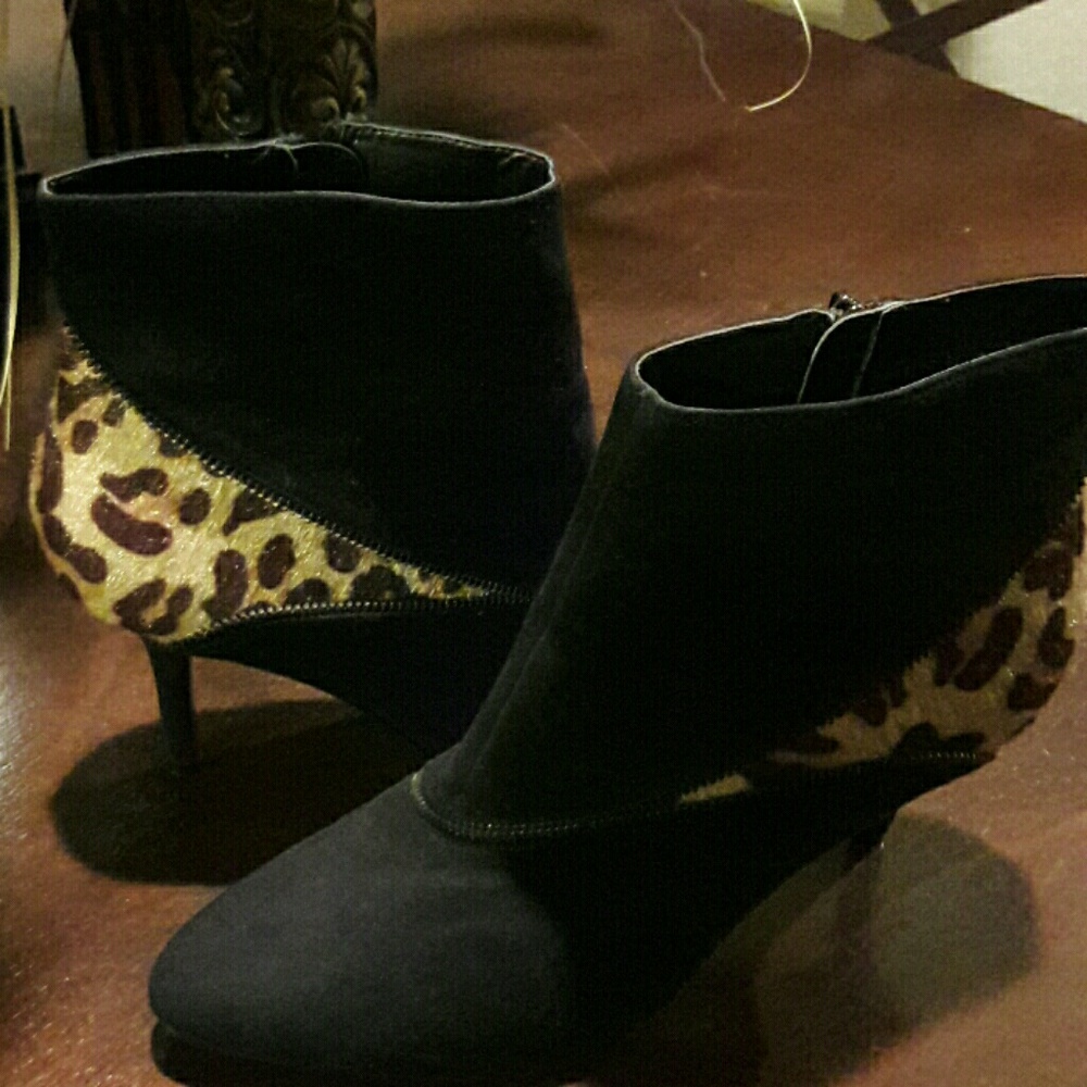 Black and leopard bootie with zipper across top