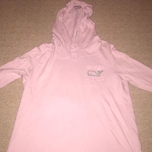 hooded woman’s vineyard vines top