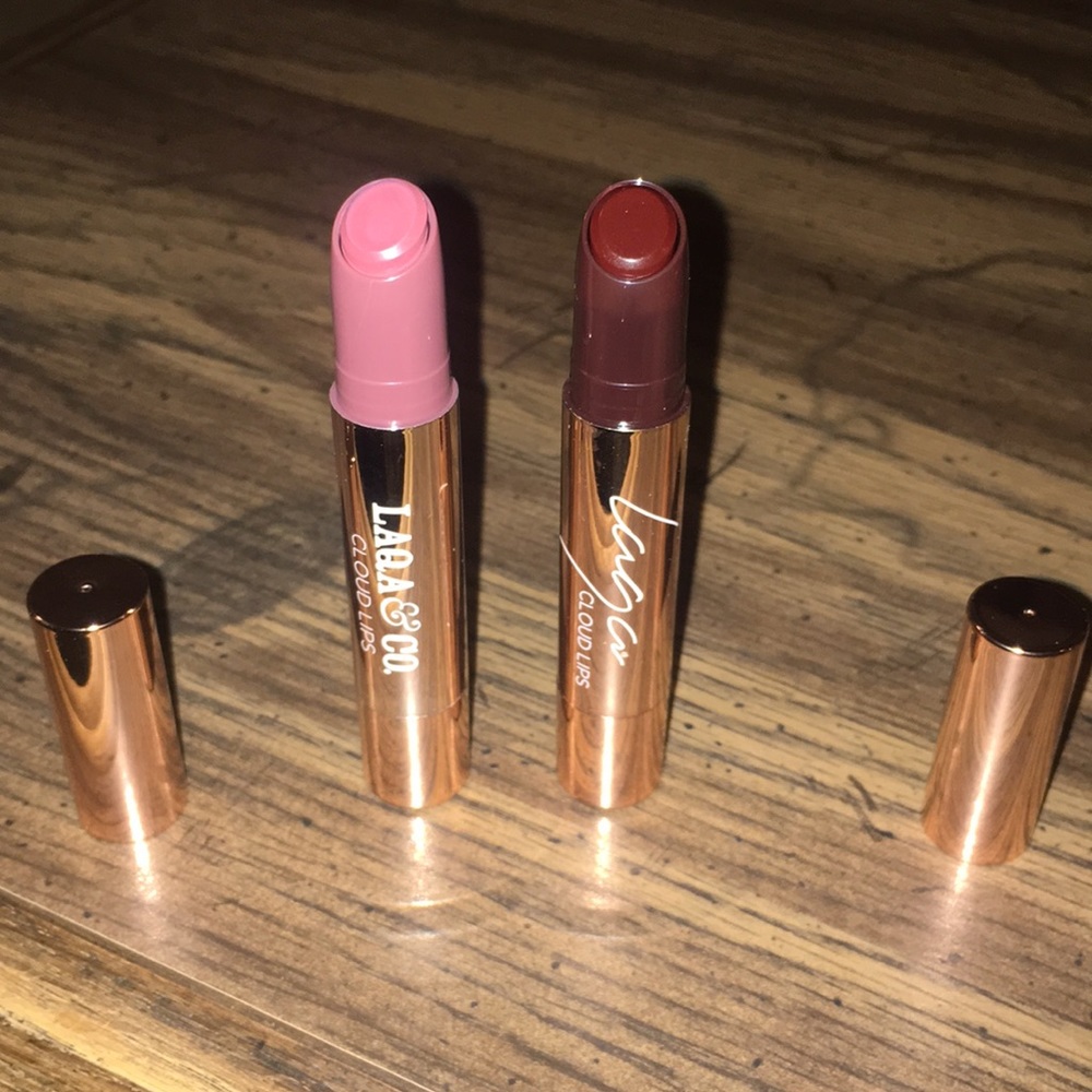 2 Laqa & Co. Cloud Lips lipsticks daydream & storm