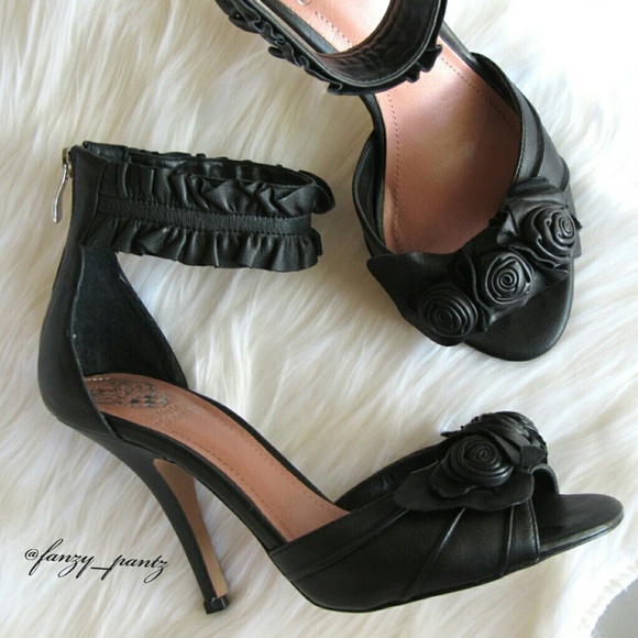 Vince Camuto Shoes - 🎉 HP Vince Camuto Wonder Ruffle & Rosette heel 8