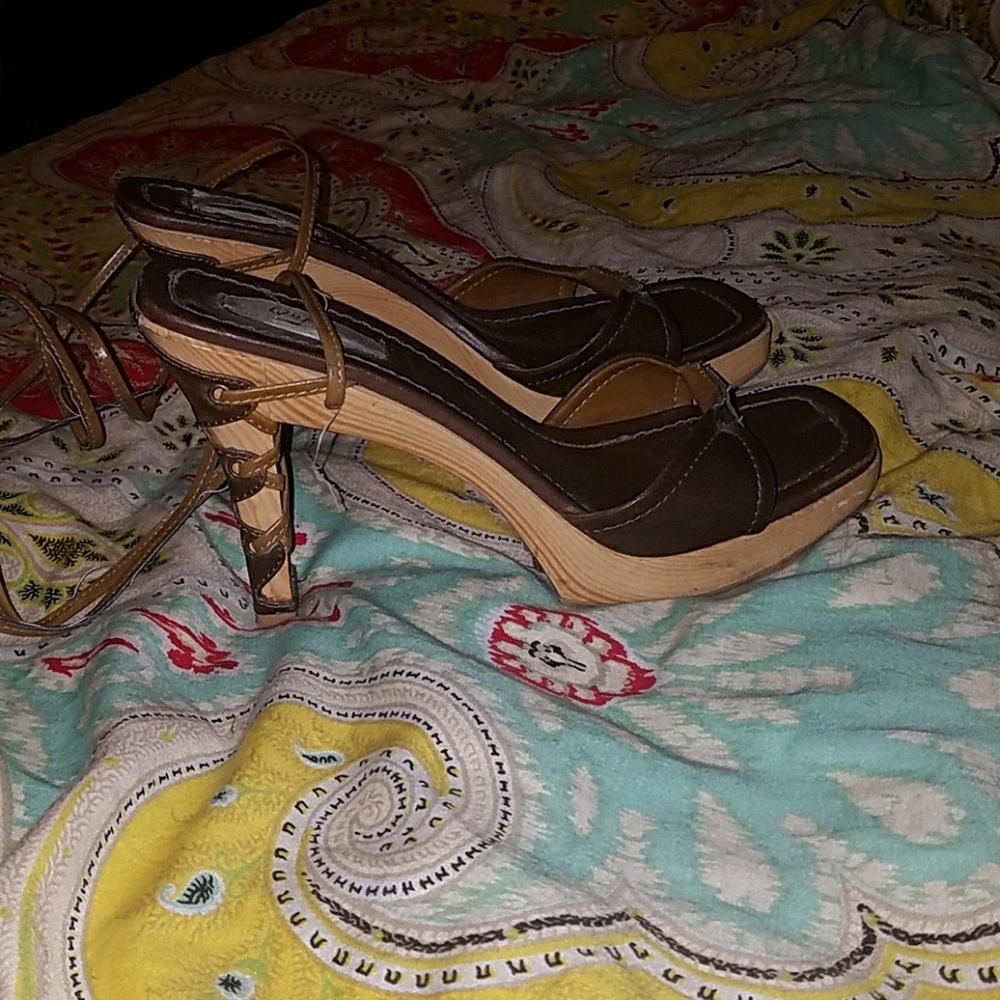 Lace up the calf open toe heels