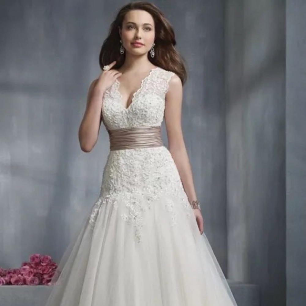 Alfred Angelo Bridal, Style 2243, Sz 14. $99