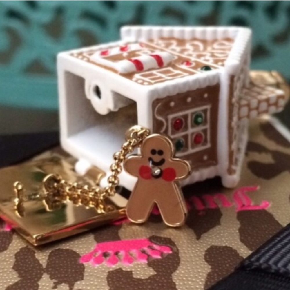 Juicy Couture LE Gingerbread House Charm