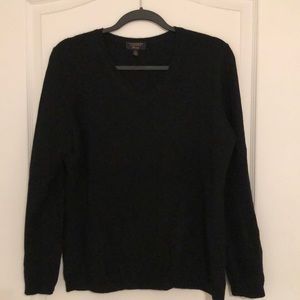 100% Cashmere V-neck sweater