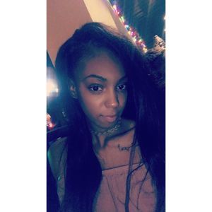 Meet your Posher, Mona