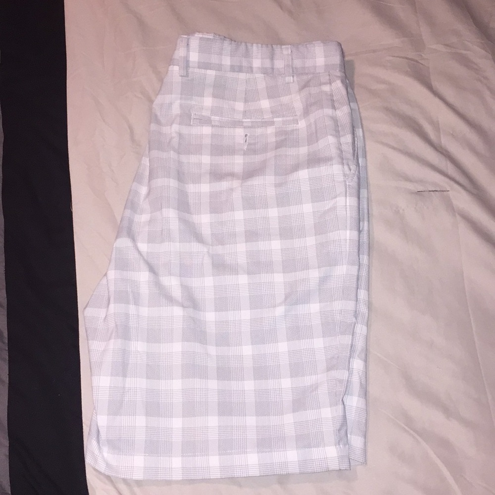 Walter Hogan golf shorts