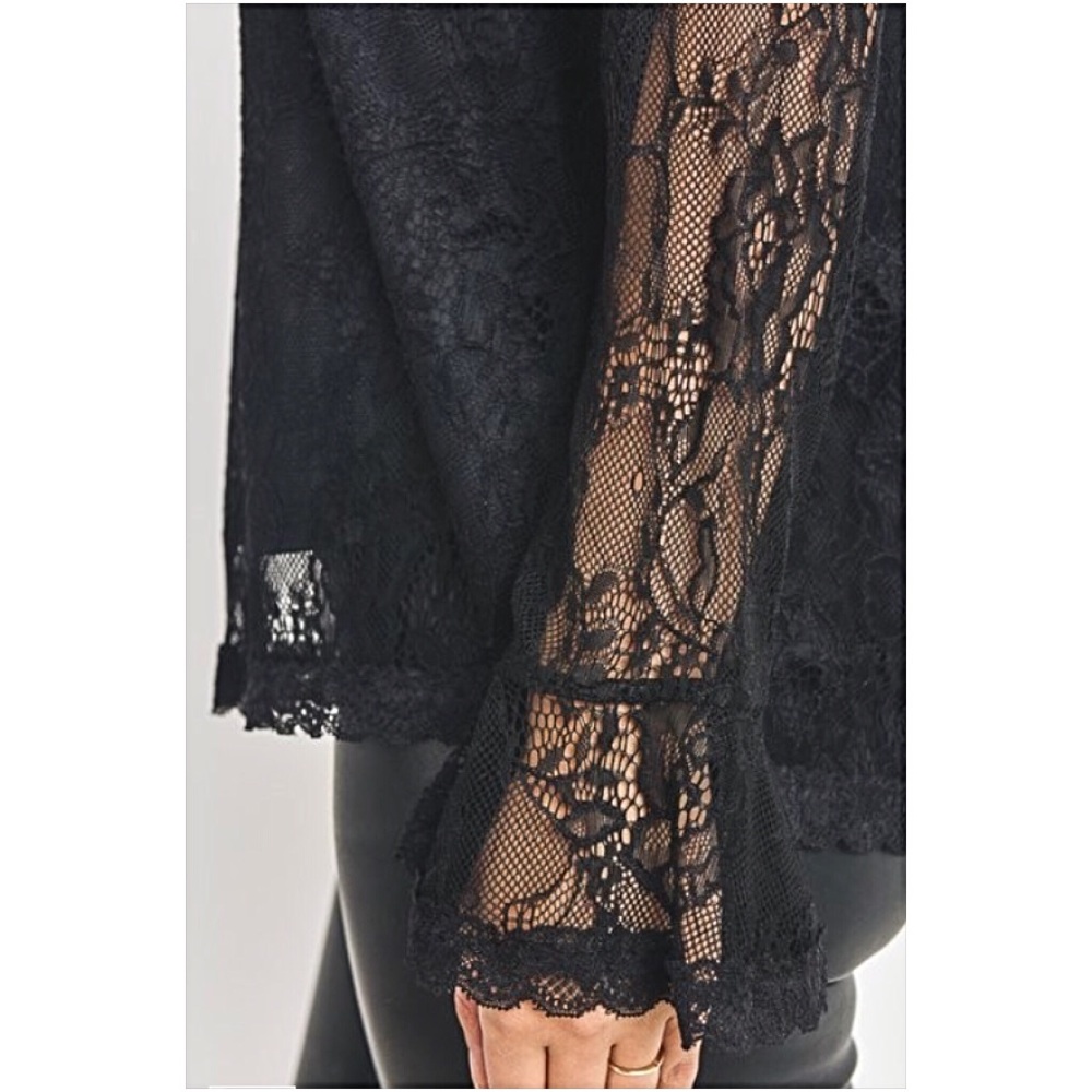 Timeless Date Night Lace Trumpet Sleeve Top SM - Picture 4 of 7