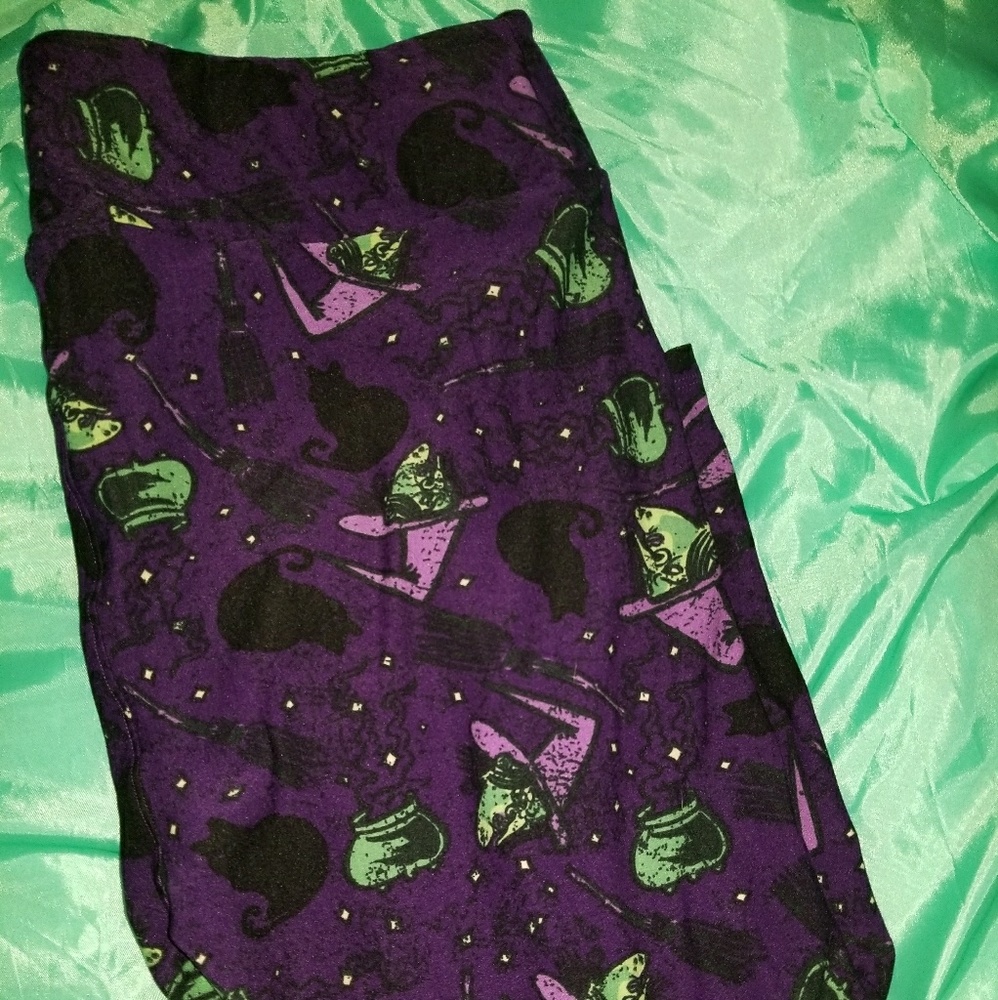 BRAND NEW Lularoe TC Halloween leggings