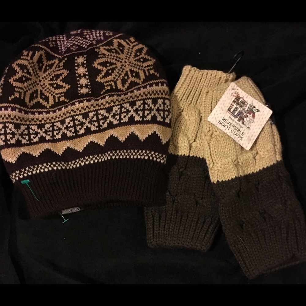 Muk Luk Hat reversible and Boot Toppers