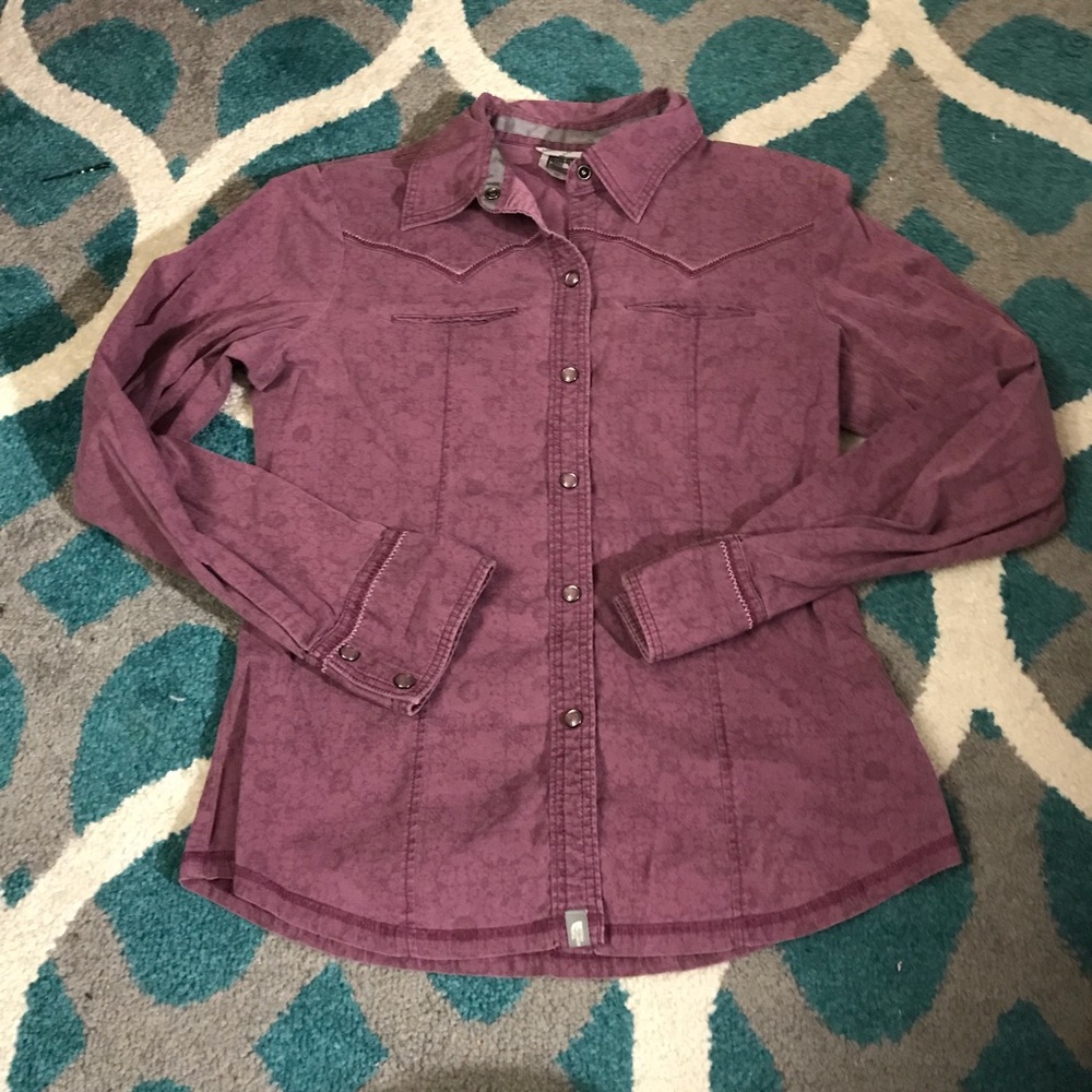 Women’s North Face Shirt