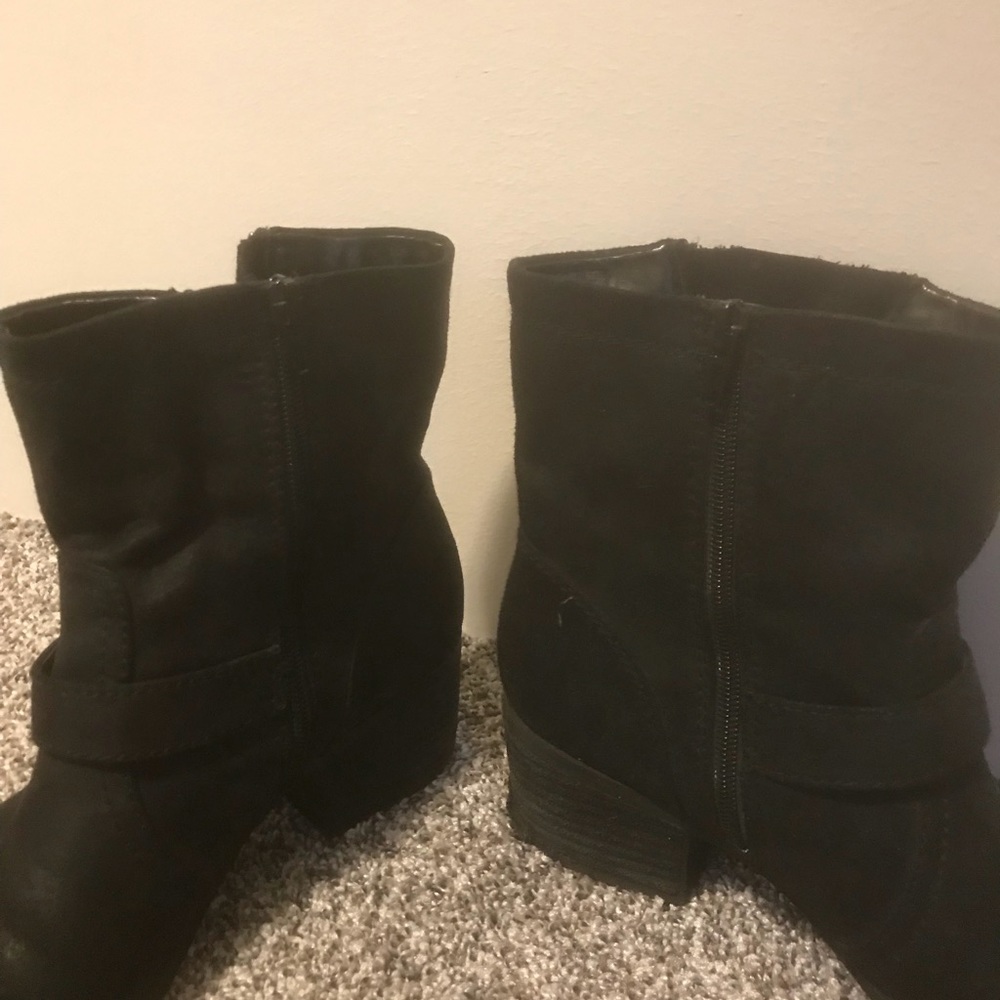 Boots - Picture 2 of 3