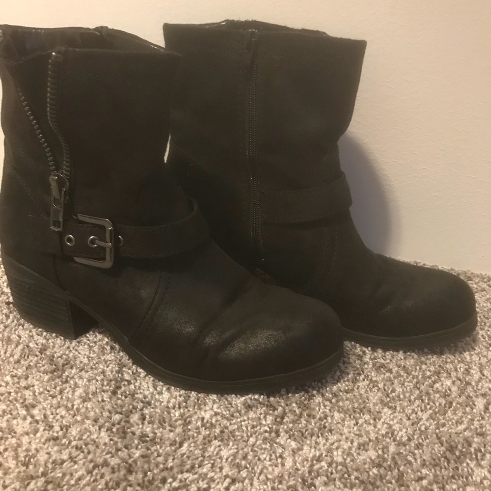 Boots - Picture 3 of 3