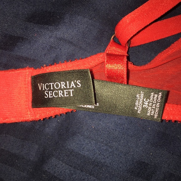 Victoria’s Secret Push Up Bra - Picture 2 of 2