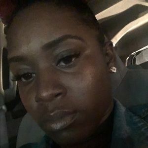 Meet your Posher, Demisha