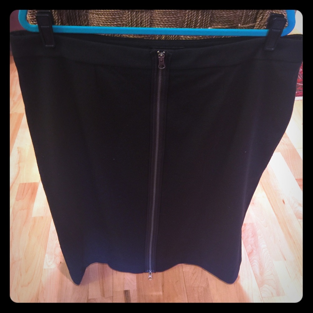 Exposed Front Zip Ponte Pencil Skirt