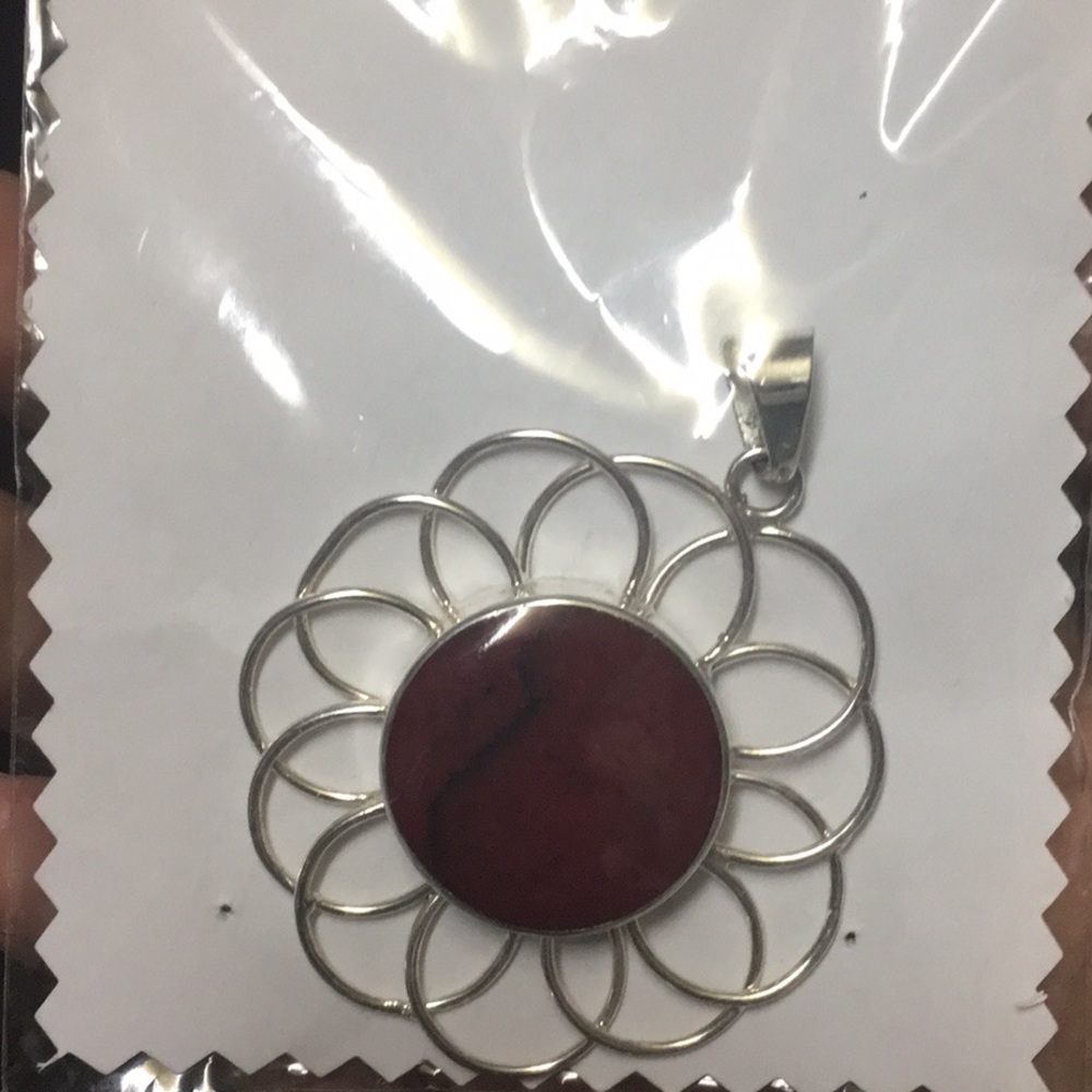 New flower pendant.