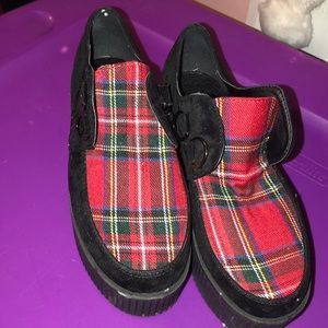 Woman’s creeper shoes