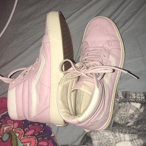 PERFECT CONDITION LIGHT PINK LEATHER VANS