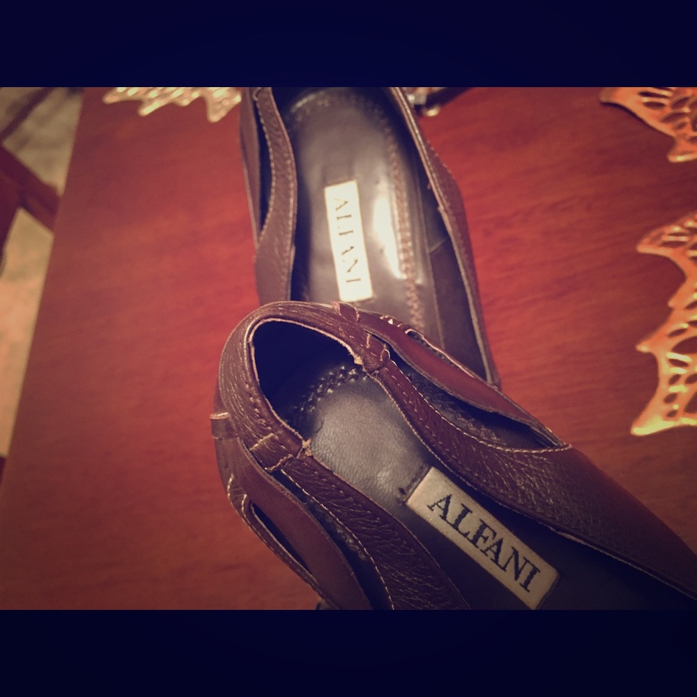 Alfani brown hills size 8M