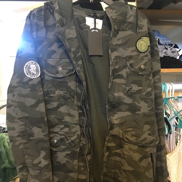 Camo Jacket Cotton On - Picture 1 of 3