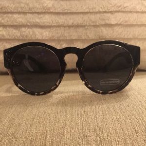Ann Taylor LOFT key hole sunglasses