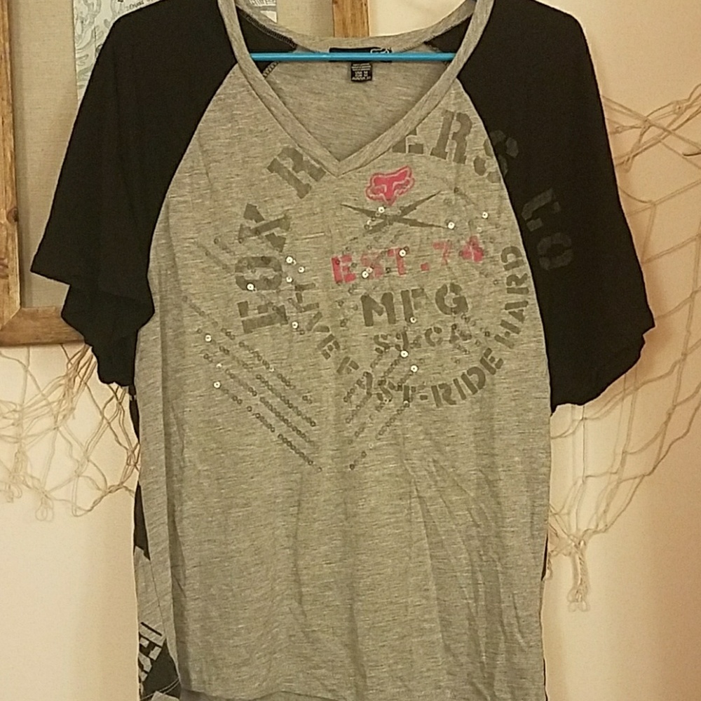 Cute fox v-neck