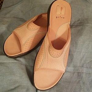 Privo by Clark's Pink Hermosa Style