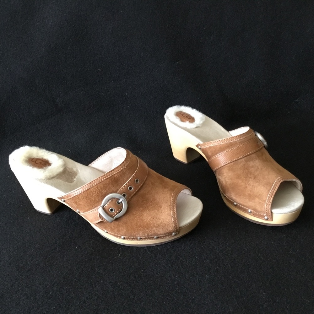 UGGS Clogs!