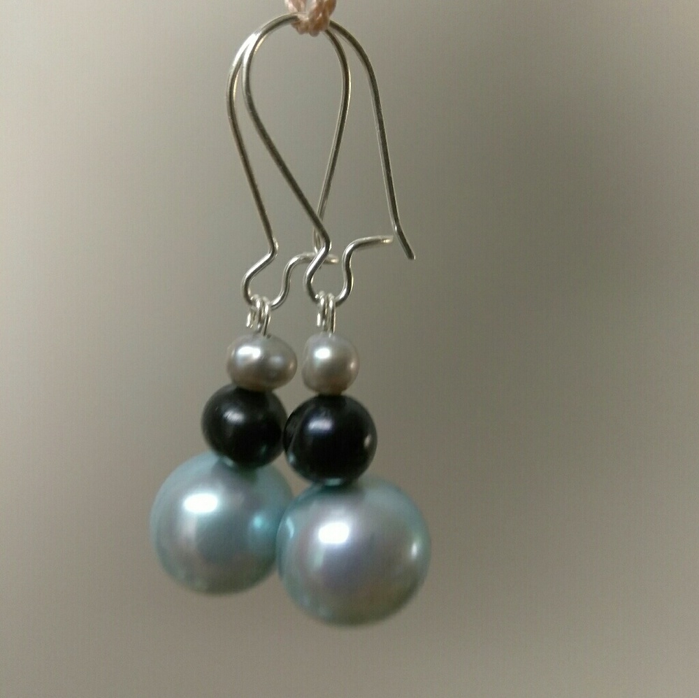 Freshwater pearl earrings