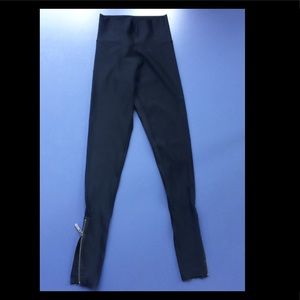 SILKY, SEXY LEGGINGS