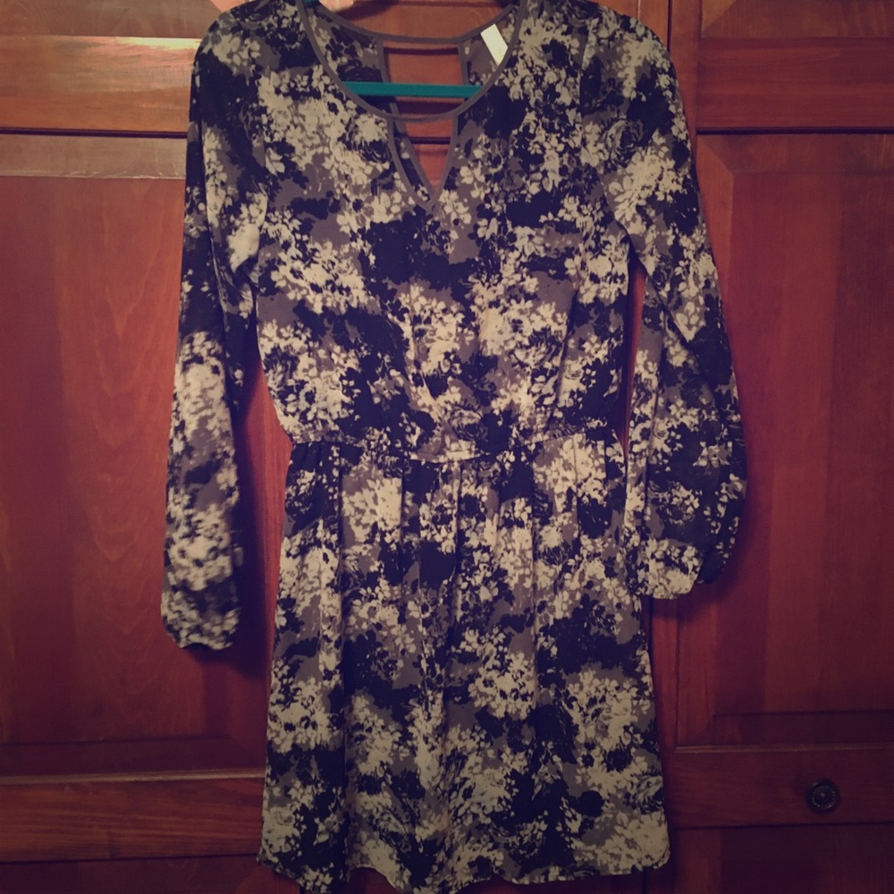 Gray, white and black print dress