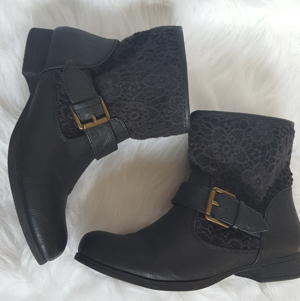 American Eagle Black Lace Slouch Ankle Boots 5.5M