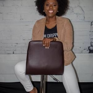 Meet your Posher, Naomi