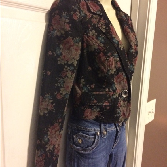 Free People black floral jacket. - Picture 4 of 8