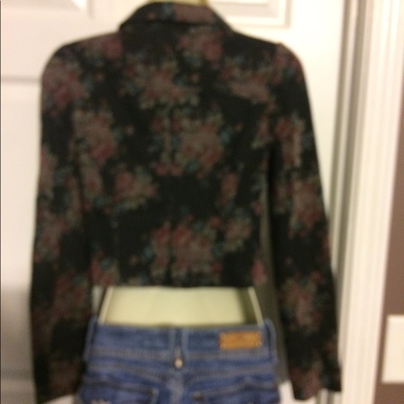 Free People black floral jacket. - Picture 5 of 8