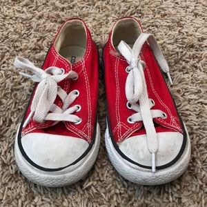 Toddler converse tennies, GUC!