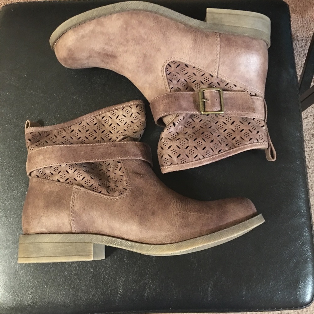 Never worn before, washed out brown booties!