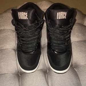 Nike shoes with hidden shoes wedge