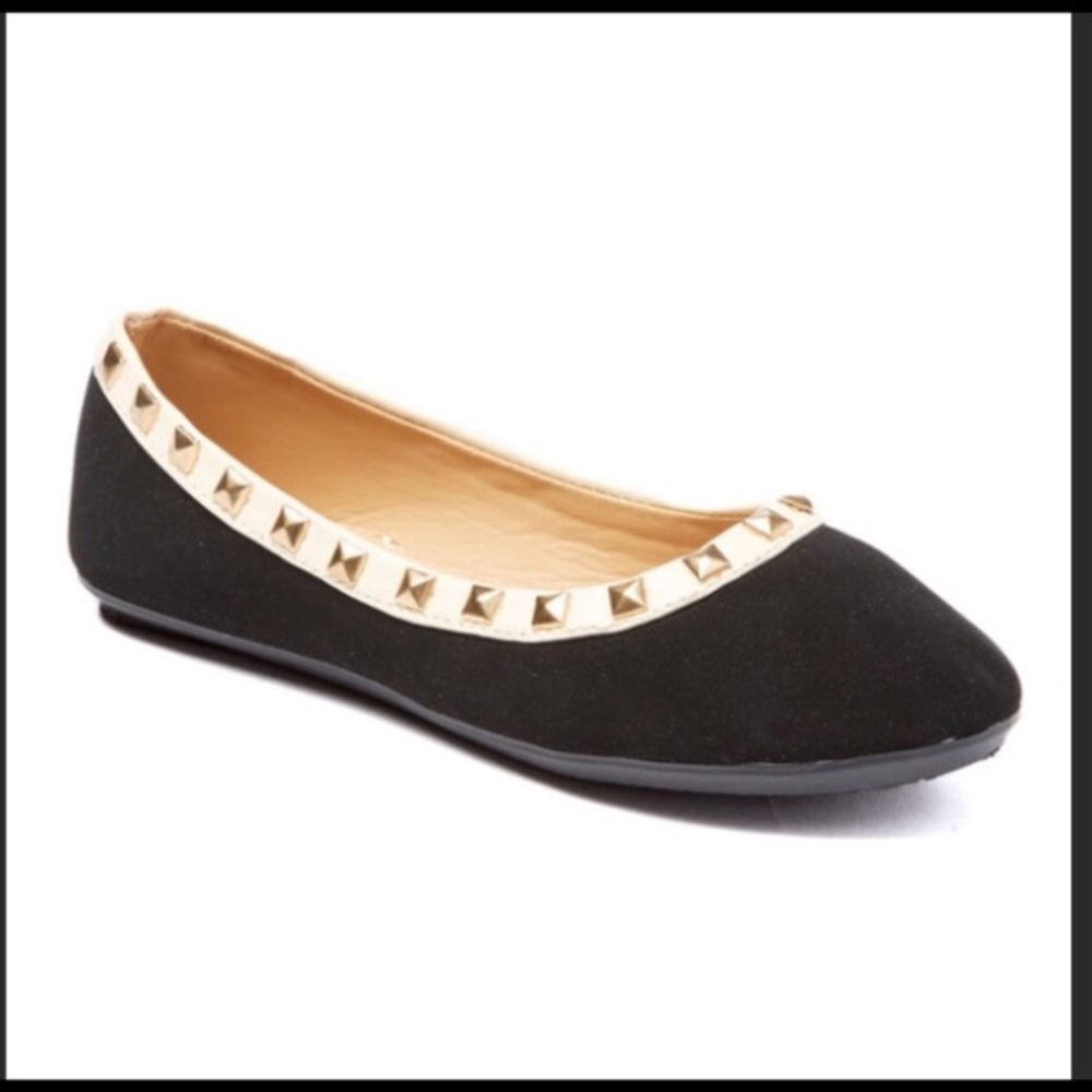 ❌SOLD Belladia Rockstud Ballet Flats