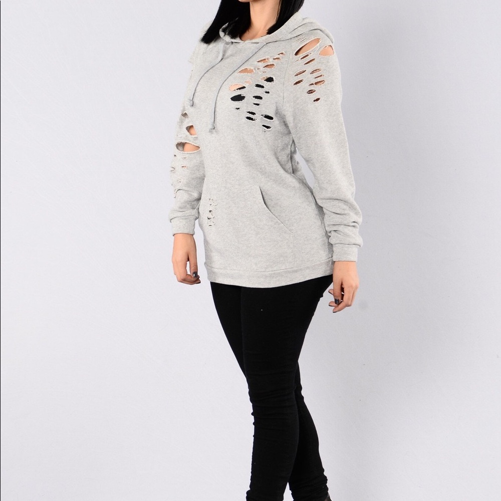 🚨 SOLD 🚨 FASHION NOVA GRAY DISTRESSED HOODIE