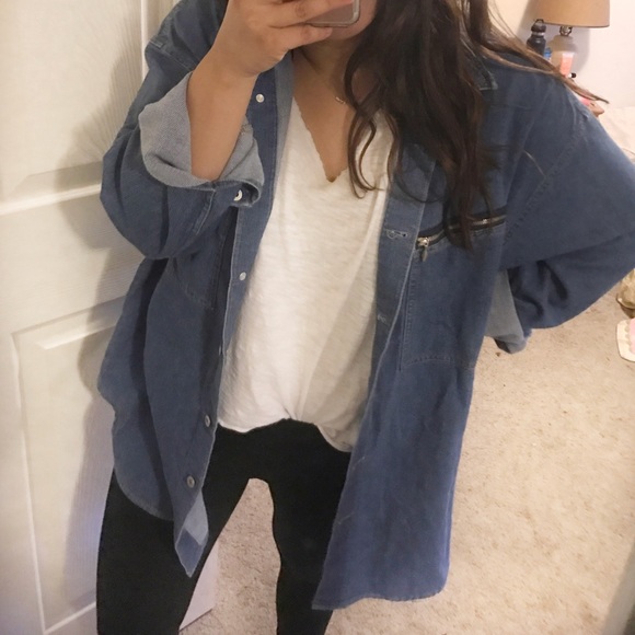 Liz Claiborne Jackets & Blazers - vintage lightweight jean jacket 💧