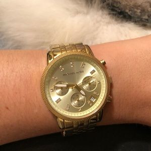 BLK Fri sale💥 Michael Kors watch 20% off today!